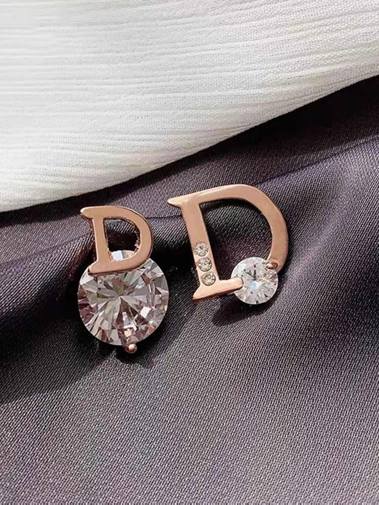Letter D Earrings For Women Shiny Zircon Stud Earrings Light Luxury European and American Earrings Party Wedding Jewelry Gifts