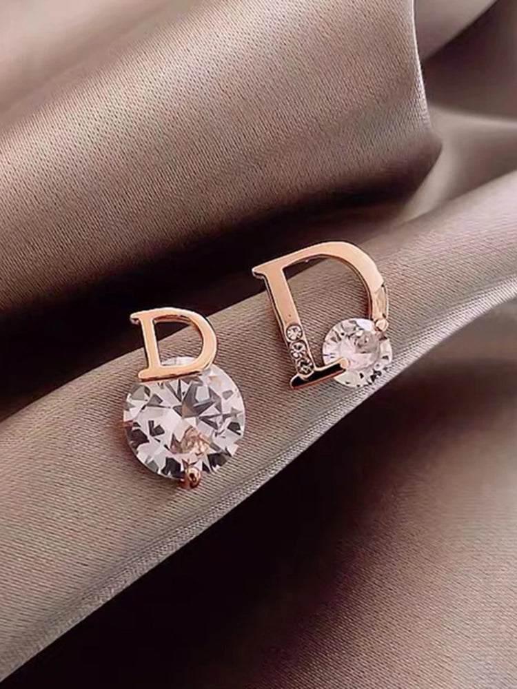 Letter D Earrings For Women Shiny Zircon Stud Earrings Light Luxury European and American Earrings Party Wedding Jewelry Gifts